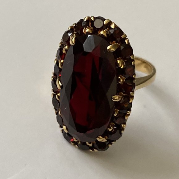 Jewelry - Heavy Antique 18K Yellow Gold Ring with Large Natural Garnet